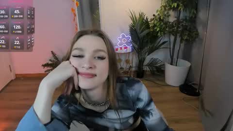 Snapshot of c_moonie_ chatting on October 27, 9:30 pm Polly online show from October 27, 9:30 pm