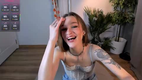 Snapshot of c_moonie_ chatting on October 28, 8:55 pm Polly online show from October 28, 8:55 pm