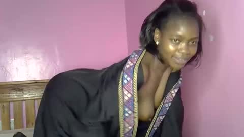 Snapshot of c_trish chatting on November 11, 10:43 pm C--trish online show from November 11, 10:43 pm