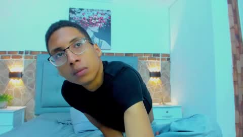 c_worstian_ online show from December 6, 11:22 am