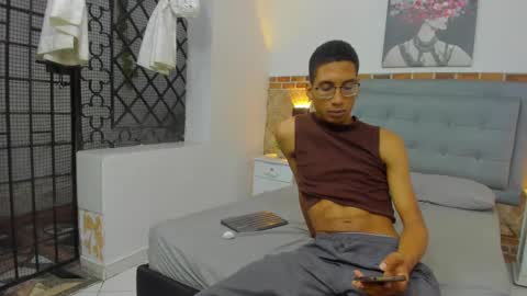 c_worstian_ online show from December 10, 11:11 am