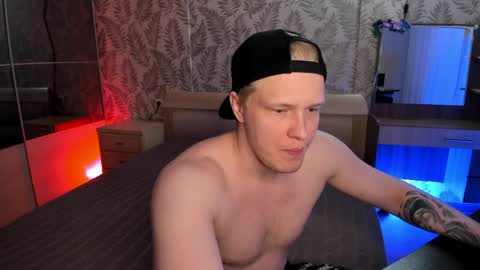Snapshot of cactusjames_69 chatting on April 5, 11:35 pm James online show from April 5, 11:35 pm