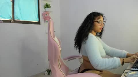 Snapshot of cailyn_messy chatting on October 11, 4:16 pm karina online show from October 11, 4:16 pm