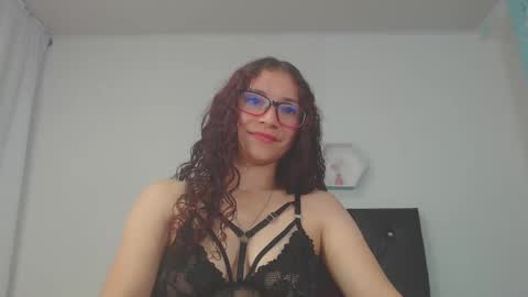 cailynmusa online show from December 19, 5:51 am