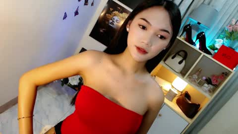 Snapshot of caitlin_x chatting on April 29, 7:20 pm caitlin online show from April 29, 7:20 pm