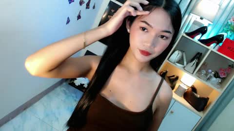 Snapshot of caitlin_x chatting on May 4, 8:16 pm caitlin online show from May 4, 8:16 pm