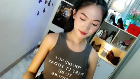 Snapshot of caitlin_x chatting on May 10, 11:21 pm caitlin online show from May 10, 11:21 pm