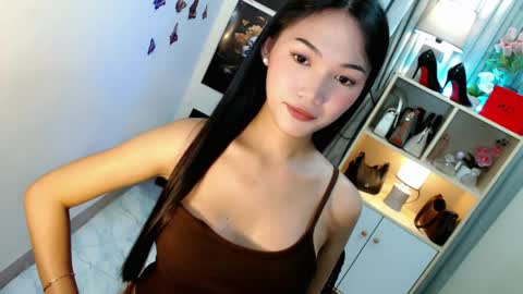 Snapshot of caitlin_x chatting on May 11, 7:44 pm caitlin online show from May 11, 7:44 pm