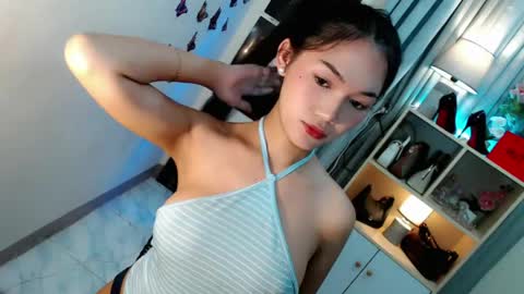 Snapshot of caitlin_x chatting on May 17, 11:01 pm caitlin online show from May 17, 11:01 pm