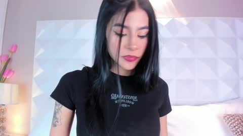 Snapshot of caitlyncouper chatting on December 26, 5:19 pm Caitlyn  online show from December 26, 5:19 pm