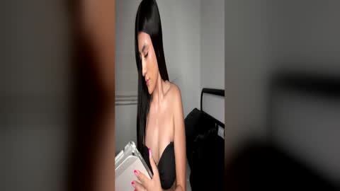 cakeylatina0 online show from May 24, 7:57 am