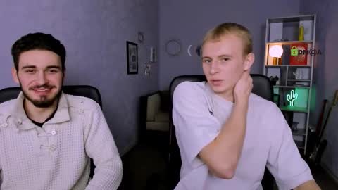 Snapshot of caleb_lichi chatting on December 16, 3:28 pm aleb online show from December 16, 3:28 pm