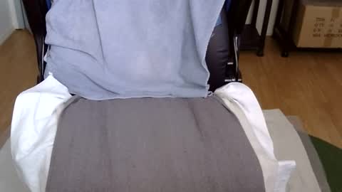 Snapshot of califun4u chatting on April 28, 1:04 am califun4u online show from April 28, 1:04 am