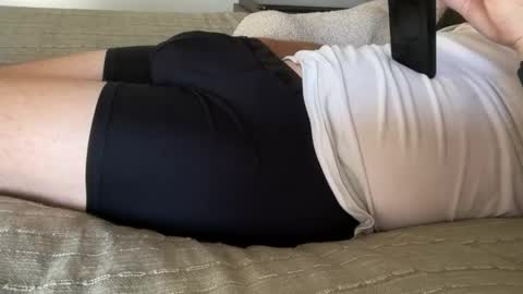 Snapshot of calistraight chatting on April 7, 9:15 pm CaliStraight online show from April 7, 9:15 pm