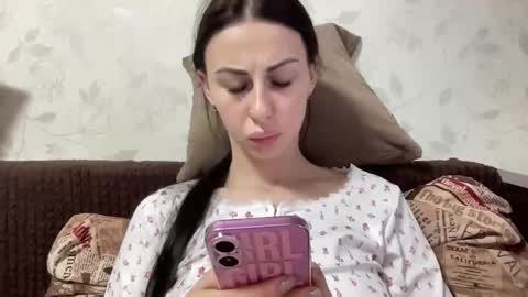 Snapshot of call_me_dad_ chatting on December 3, 10:57 am Anna online show from December 3, 10:57 am