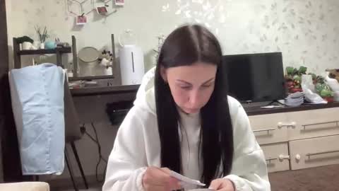 Anna online show from April 8, 10:48 am