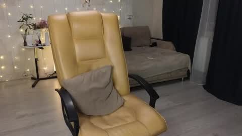 Snapshot of call_me_dasha chatting on May 31, 9:27 pm Dasha inst dasha is nice online show from May 31, 9:27 pm
