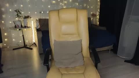 Dasha       inst       dasha is nice online show from August 1, 8:52 pm