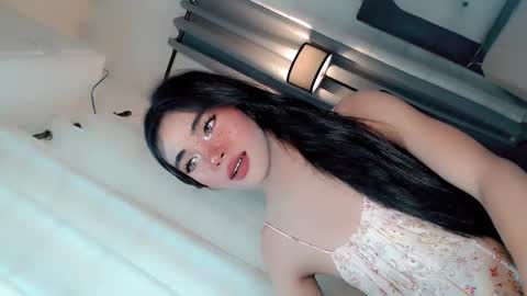 Snapshot of call_me_nina chatting on May 23, 5:34 am call_me_nina online show from May 23, 5:34 am