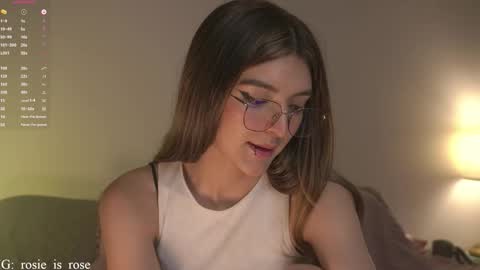 Snapshot of call_me_rosie chatting on October 22, 3:29 am   online show from October 22, 3:29 am