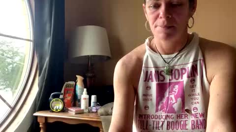 Calli online show from February 5, 7:07 pm