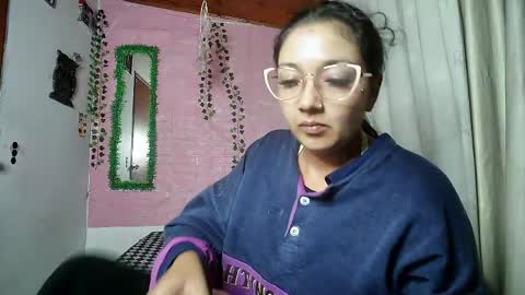 Snapshot of callme_lolas chatting on May 15, 11:12 pm paula online show from May 15, 11:12 pm