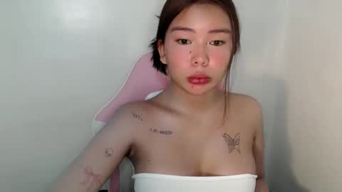 Snapshot of callme_remaxxx7 chatting on May 27, 12:18 am Rema online show from May 27, 12:18 am