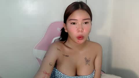 Snapshot of callme_remaxxx7 chatting on May 27, 7:00 pm Rema online show from May 27, 7:00 pm