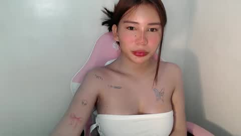 Snapshot of callme_remaxxx7 chatting on June 4, 5:52 pm Rema online show from June 4, 5:52 pm