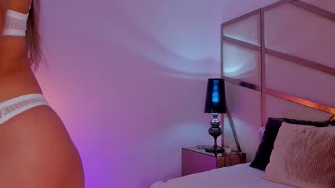 Snapshot of callmeanna_ chatting on November 22, 11:48 pm Anna Banana online show from November 22, 11:48 pm