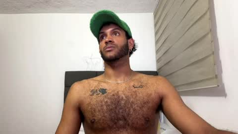 Snapshot of callmeby_lebron chatting on June 7, 1:43 am LeBron online show from June 7, 1:43 am