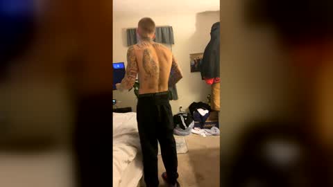 Snapshot of callmedaddy5131 chatting on December 20, 5:03 am callmedaddy5131 online show from December 20, 5:03 am