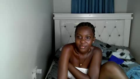 Snapshot of callmemonday chatting on September 19, 10:43 pm Monday online show from September 19, 10:43 pm