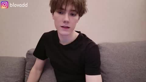 Snapshot of callmenineoneseven chatting on February 16, 1:24 am Nick online show from February 16, 1:24 am