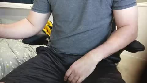 callmeroger33 online show from April 22, 11:50 pm