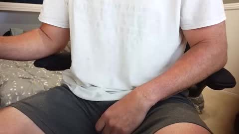 callmeroger33 online show from April 28, 3:39 pm