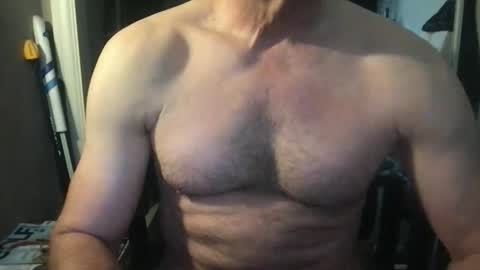 Snapshot of callum5555 chatting on May 23, 8:29 am callum5555 online show from May 23, 8:29 am