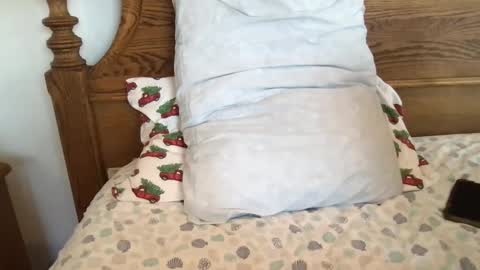 Snapshot of cals16 chatting on September 8, 4:17 pm cals16 online show from September 8, 4:17 pm