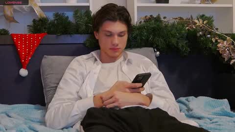 Calvin online show from January 1, 3:02 am