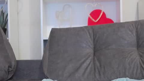 Calvin online show from February 14, 5:30 am