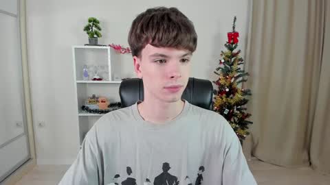 Hey I am Calvin  online show from January 4, 7:02 pm