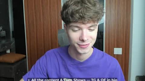 Hey I am Calvin  online show from April 8, 5:24 pm