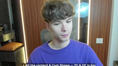 Hey I am Calvin  online show from April 19, 5:23 pm