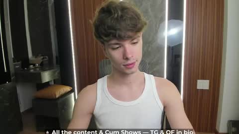 Hey I am Calvin  online show from April 20, 12:52 pm