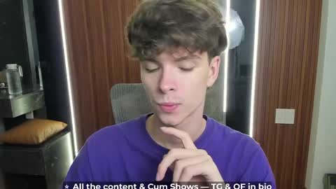 Hey I am Calvin  online show from April 22, 5:47 pm