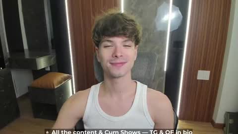 Snapshot of calvin_loves_you chatting on April 28, 5:18 pm Hey I am Calvin online show from April 28, 5:18 pm