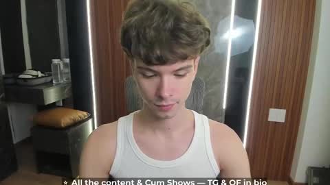 Snapshot of calvin_loves_you chatting on May 17, 5:20 pm Hey I am Calvin online show from May 17, 5:20 pm