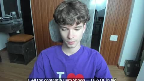 Snapshot of calvin_loves_you chatting on May 26, 4:14 pm Hey I am Calvin online show from May 26, 4:14 pm