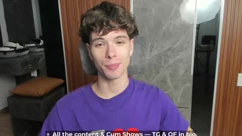 Snapshot of calvin_loves_you chatting on June 3, 5:18 pm Hey I am Calvin online show from June 3, 5:18 pm