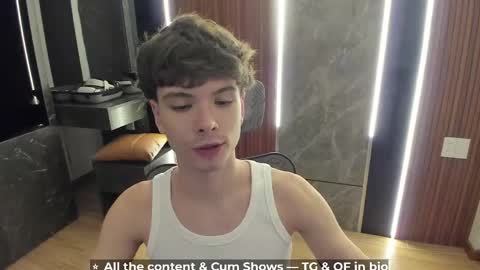 Snapshot of calvin_loves_you chatting on June 7, 5:06 pm Hey I am Calvin online show from June 7, 5:06 pm